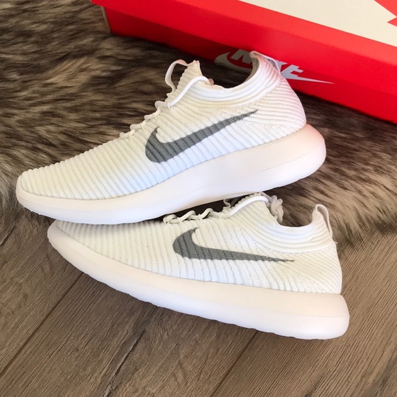 NWT🥛Nike Roshe Flyknit V2 - Picture 6 of 8